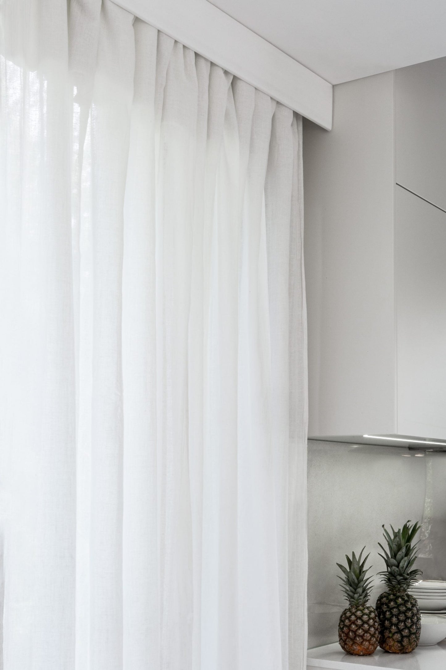 EK-1 curtain rail in an interior